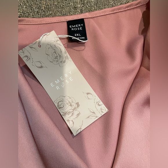 Women’s Plus Size Sleeveless Blouse ( 2XL ) - Picture 4 of 4